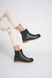 Boston – Timeless Elegance, Everyday Strength