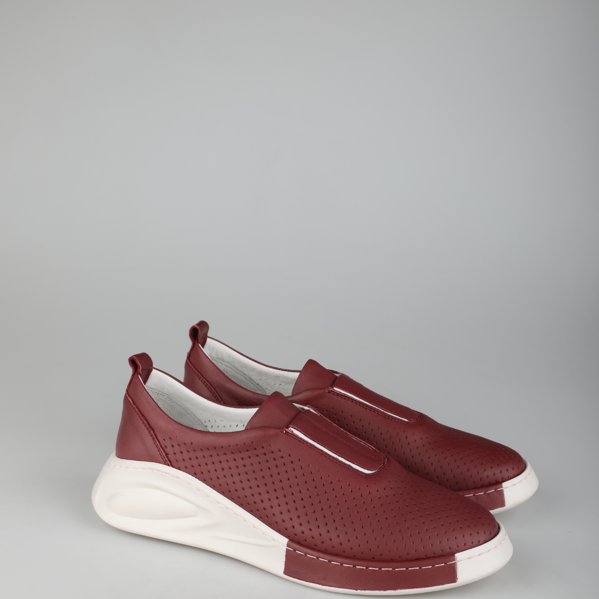 menhattanburgundy3.png