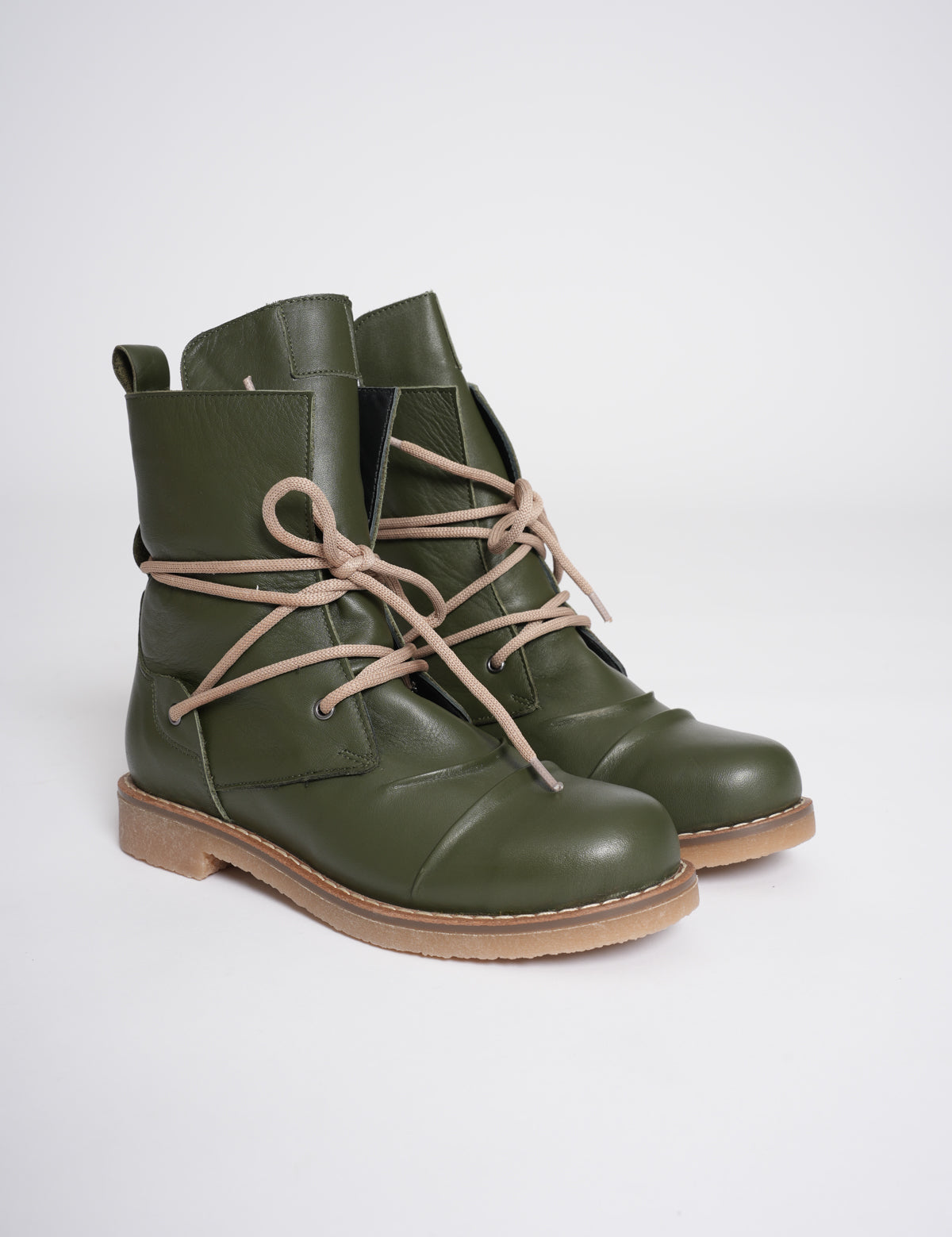 NEW YORK – Bold, Modern, Effortless