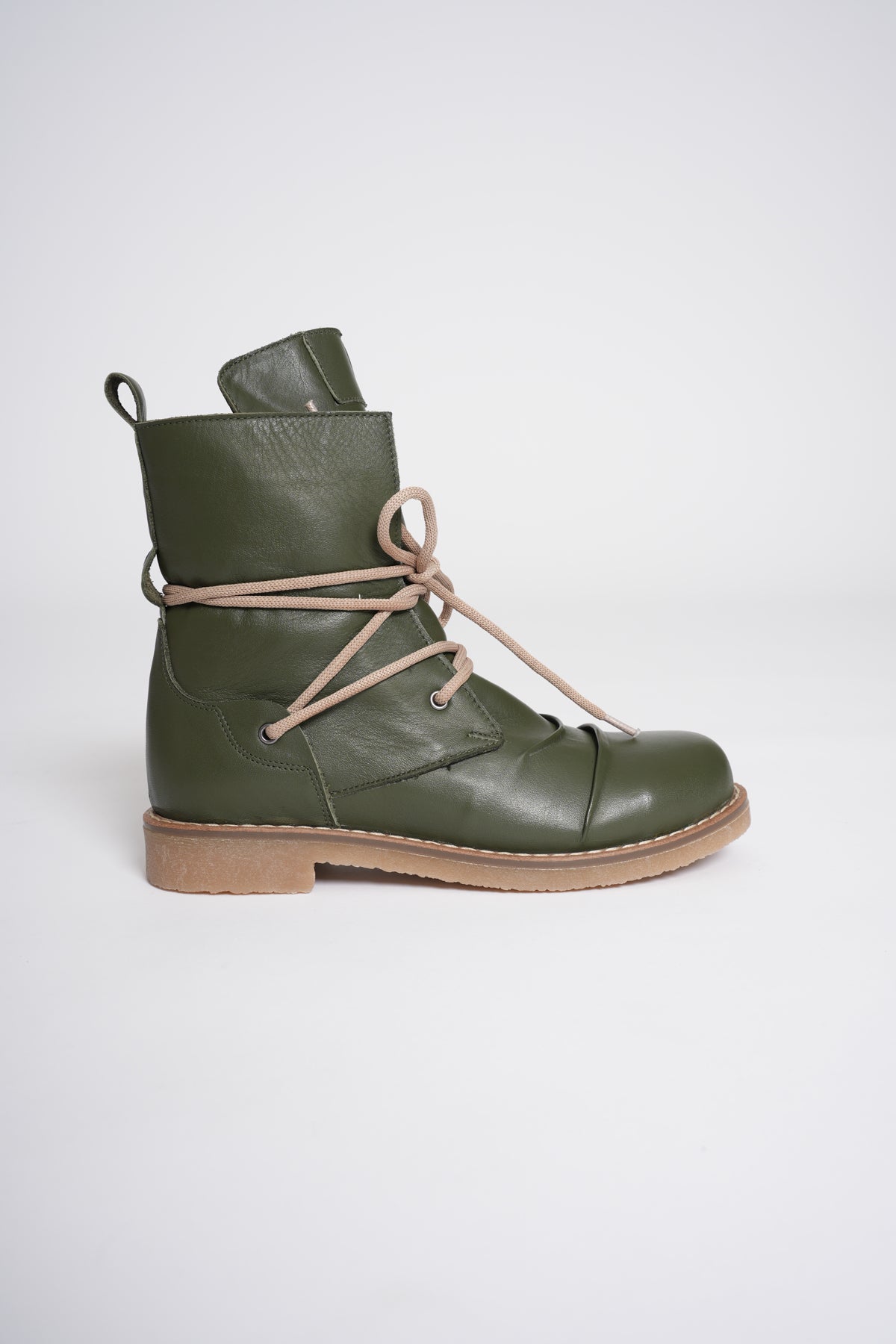 NEW YORK – Bold, Modern, Effortless